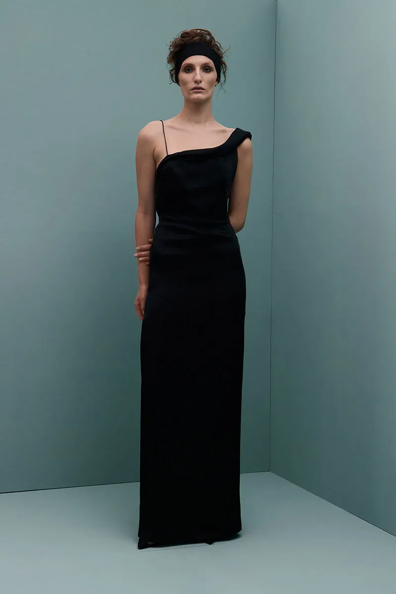 ASYMMETRICAL GOWN IN BLACK