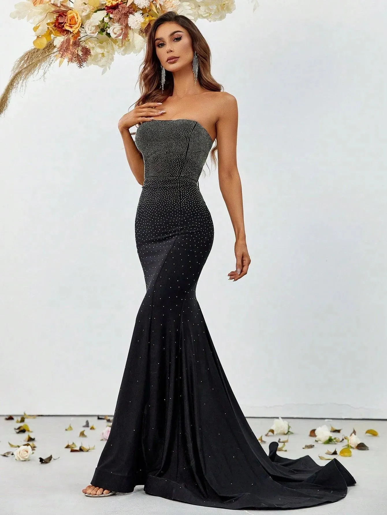 Elegant Rhinestone Detail Mermaid Hem Tube Evening Dress