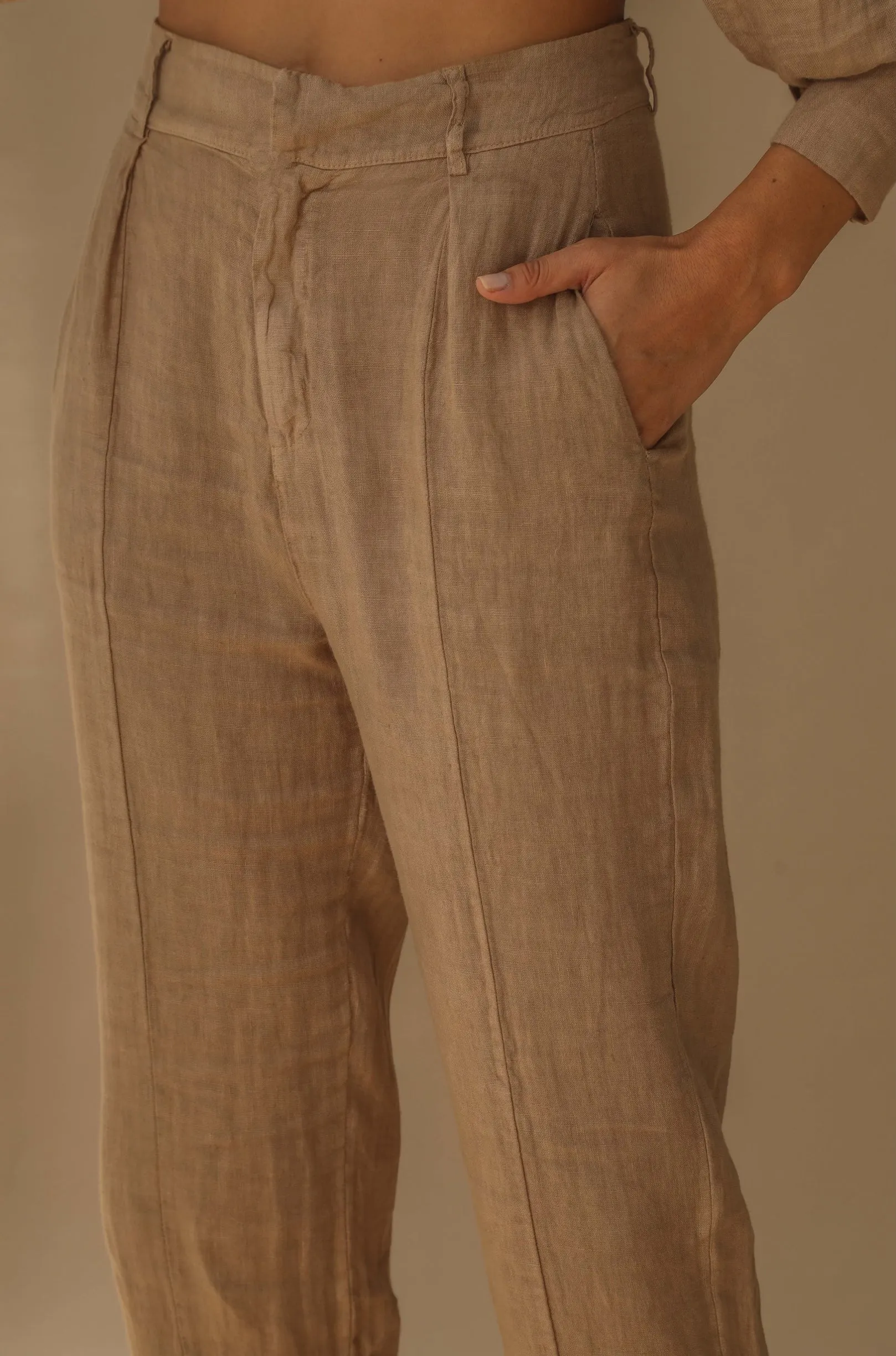 Fiamma Pure Linen Cigarette Leg Trousers in Cammello