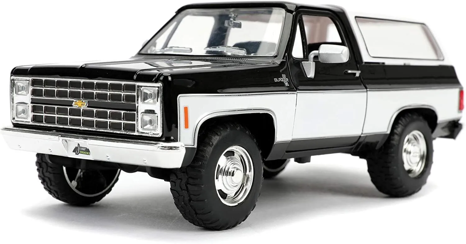 Jada Toys 1980 Chevy Blazer K5 Black/White 1:24 Die - Cast Vehicle