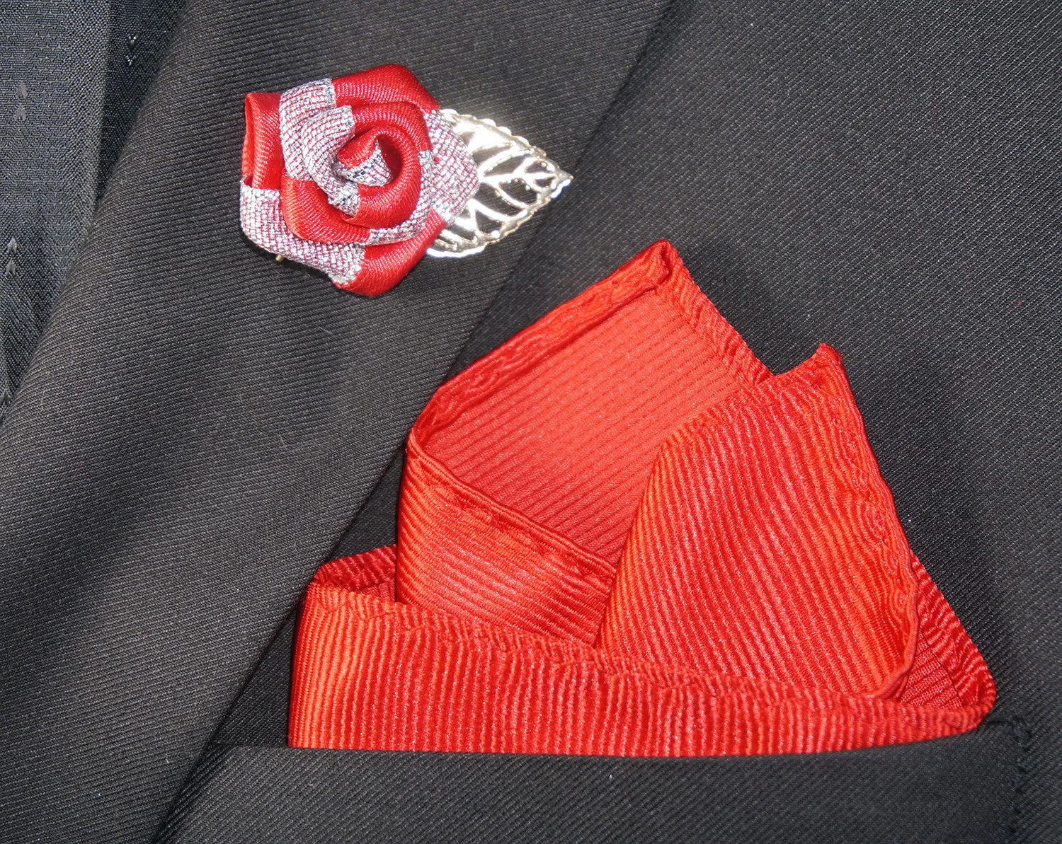 Prussian Blue / Crimson Red Rose Lapel Pin