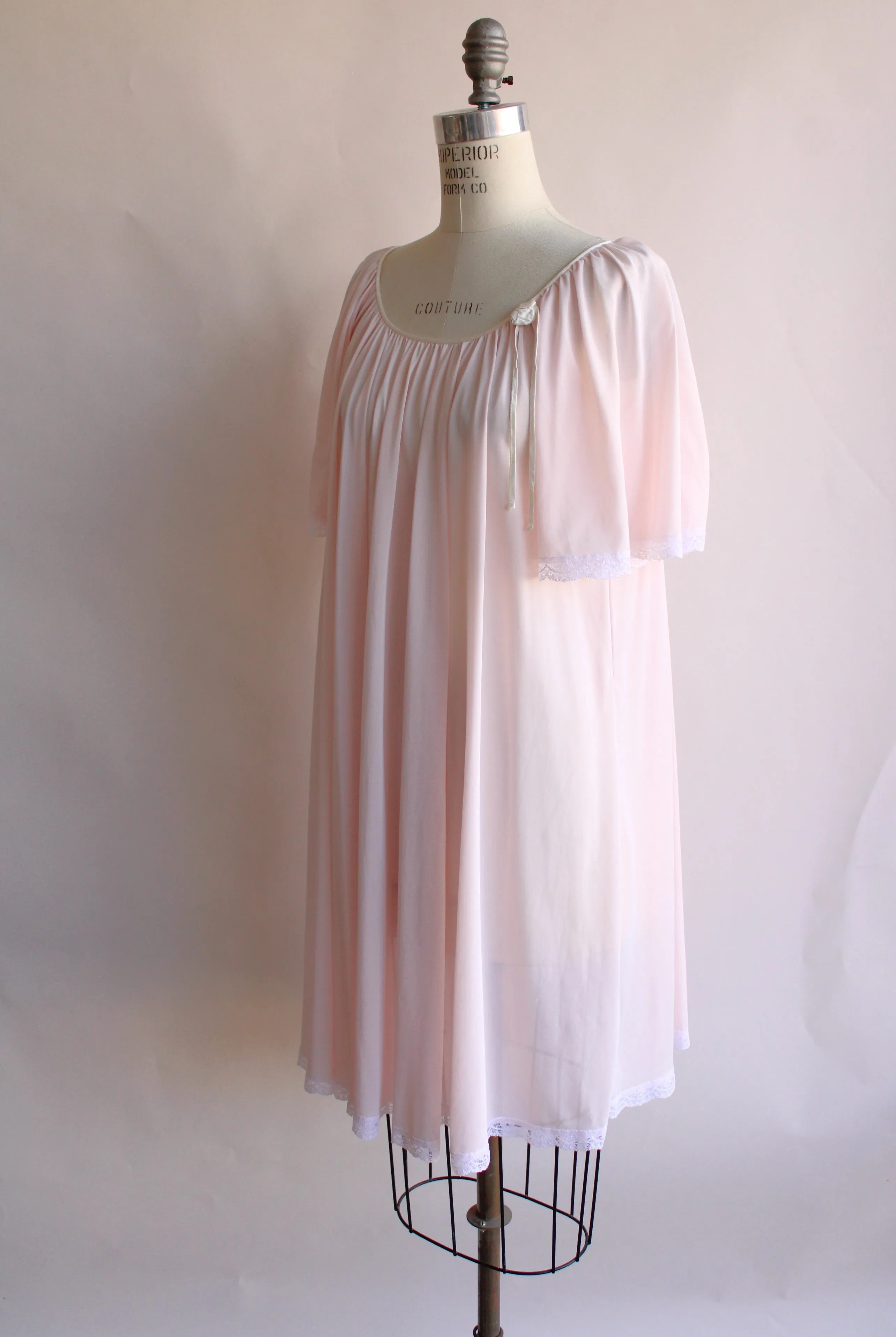 Vintage 1970s Miss Elaine Pink Nightgown