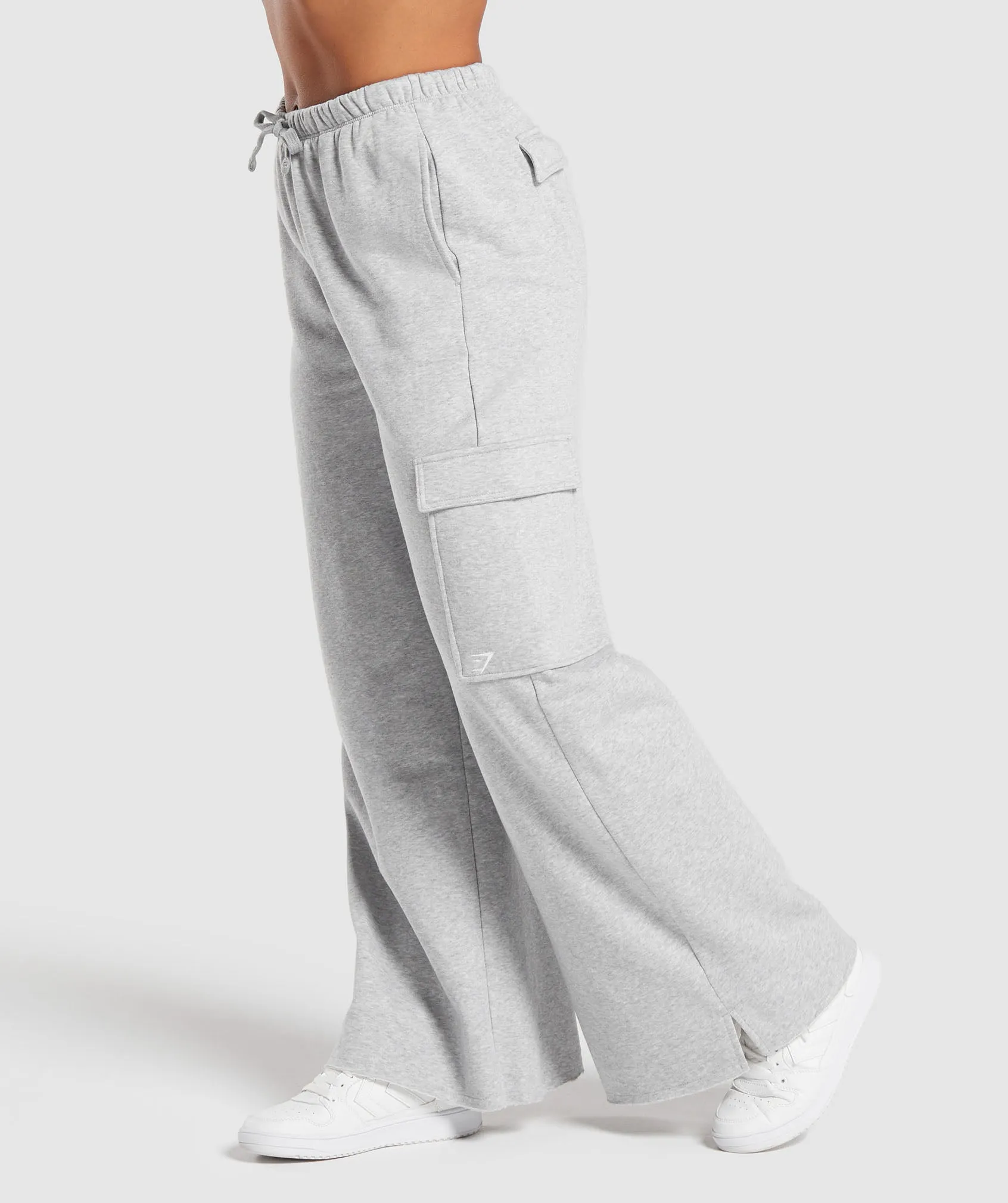 Womens Cargo Sweatpants Wide Leg Fleece Sweatpants Baggy Cargo Joggers with Pockets High Waisted Sweat Cargo Pants Trousers